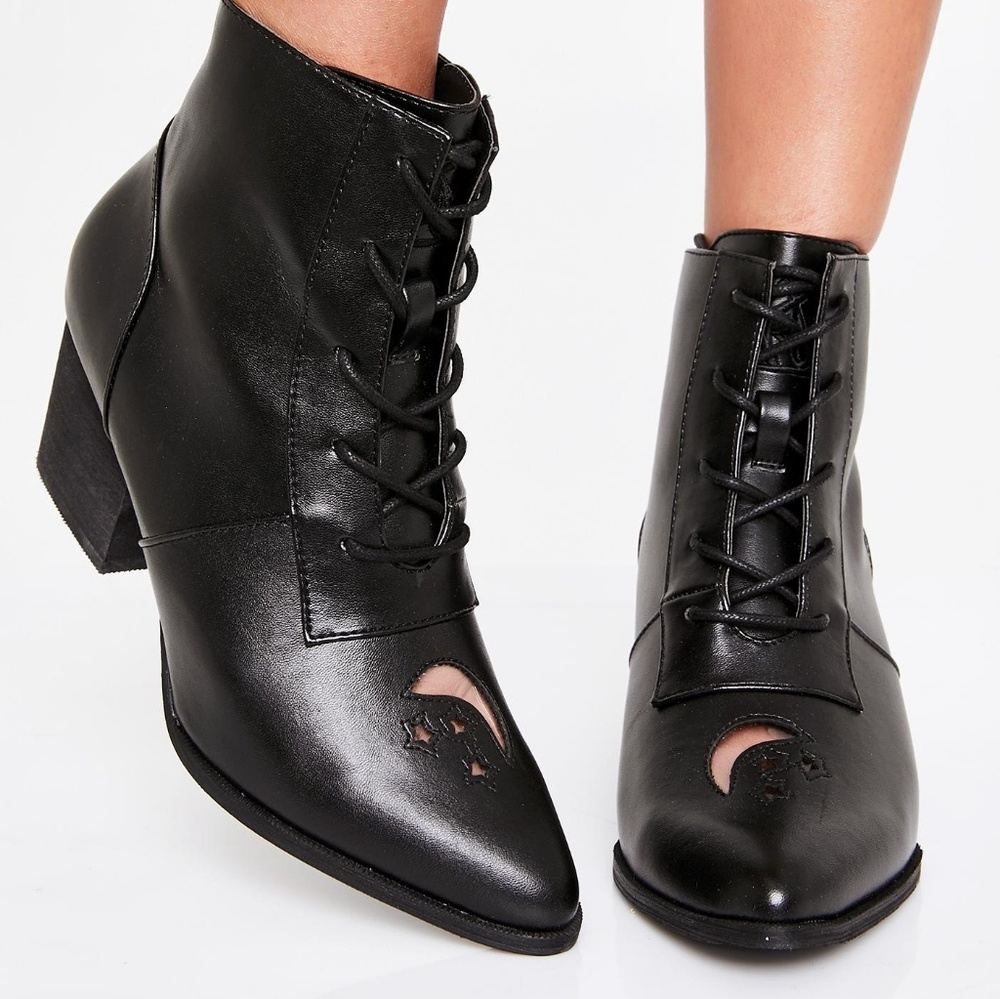 Y.R.U Aura Boots